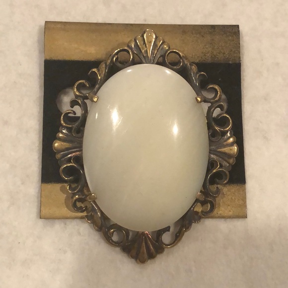 Two pin set- mother of pearl & natural abalone - Picture 3 of 5